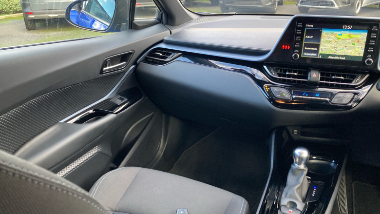 Toyota C-HR 1.8 Hybrid Design 5dr CVT Hybrid Hatchback